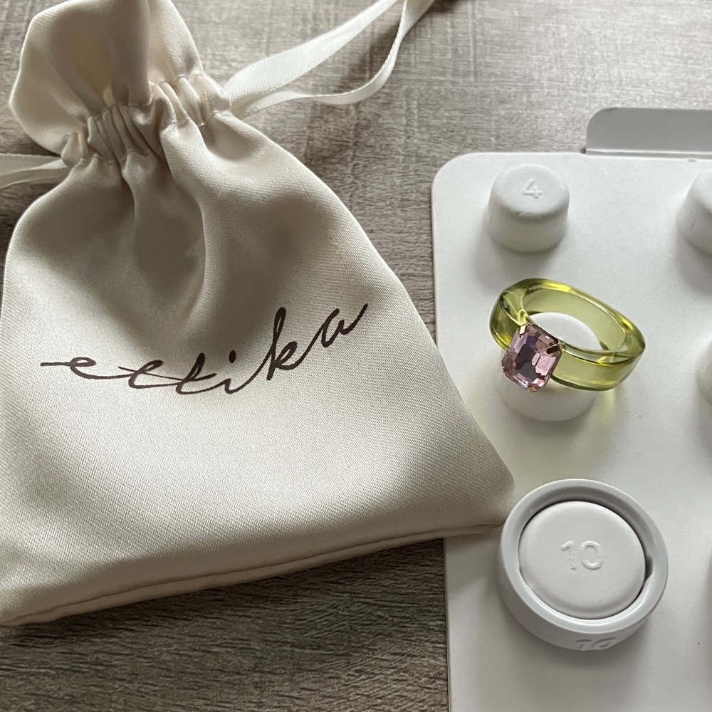 3/$8 Ettika Resin Ring